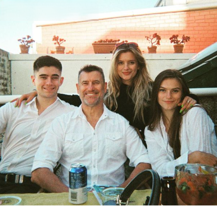 Mia Healey father and siblings